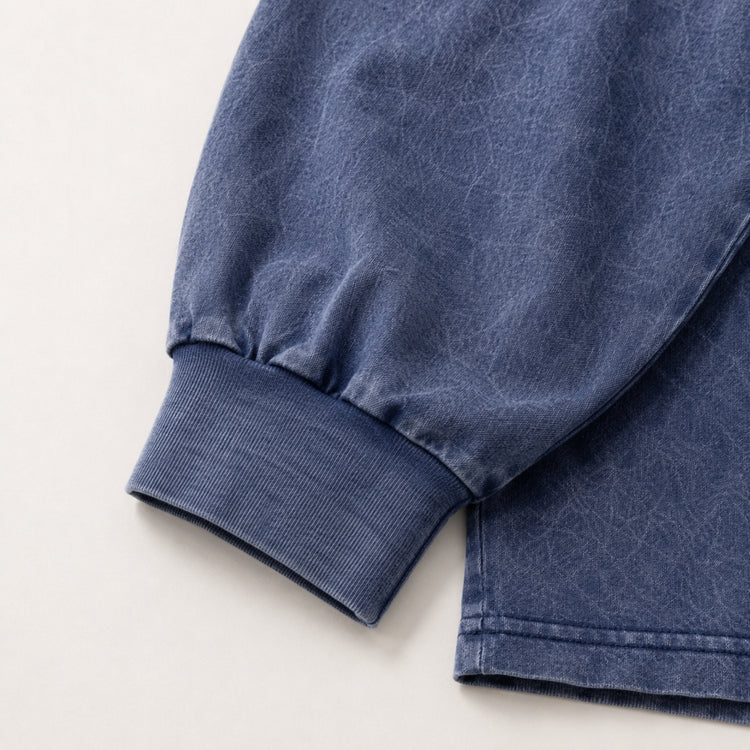UN SWEATSHIRT